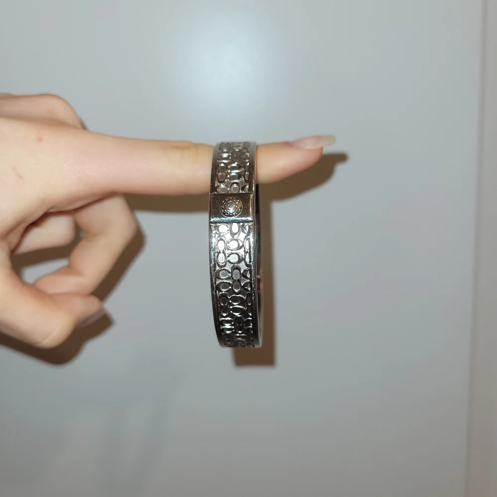 Coach braclet - Picture 1 of 3